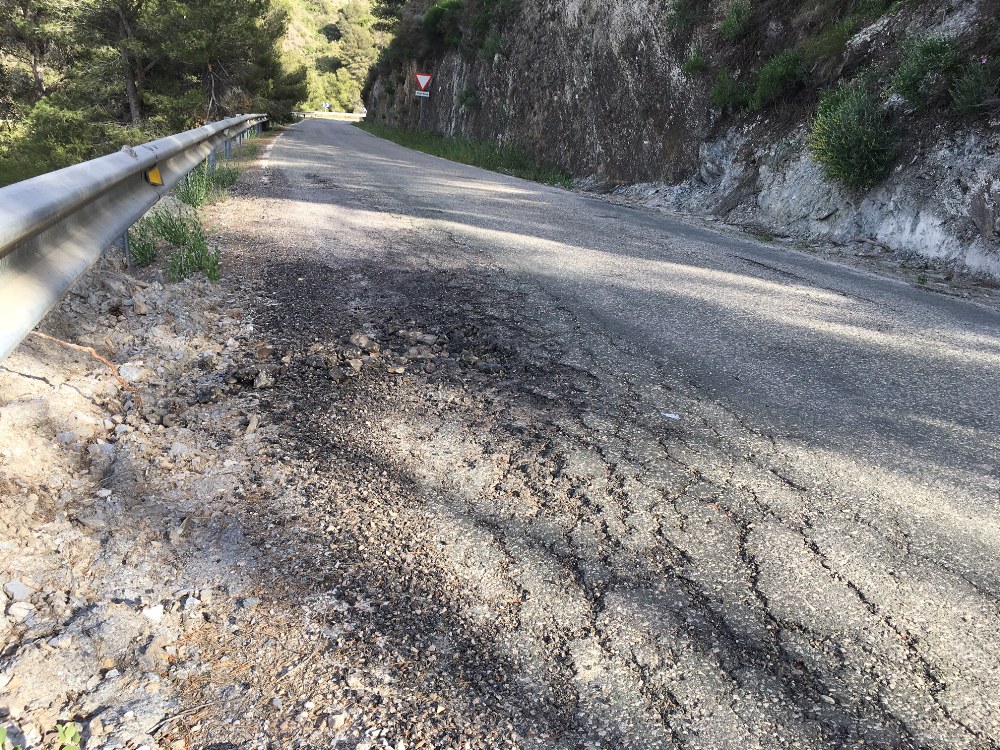 El PSOE pide el arreglo urgente de la carretera de acceso a Campo López