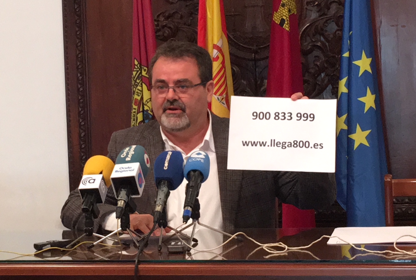 El PSOE informa a los usuarios de televisión que las “interferencias” por el 4G se solucionan de forma gratuita llamando al 900 833 999
