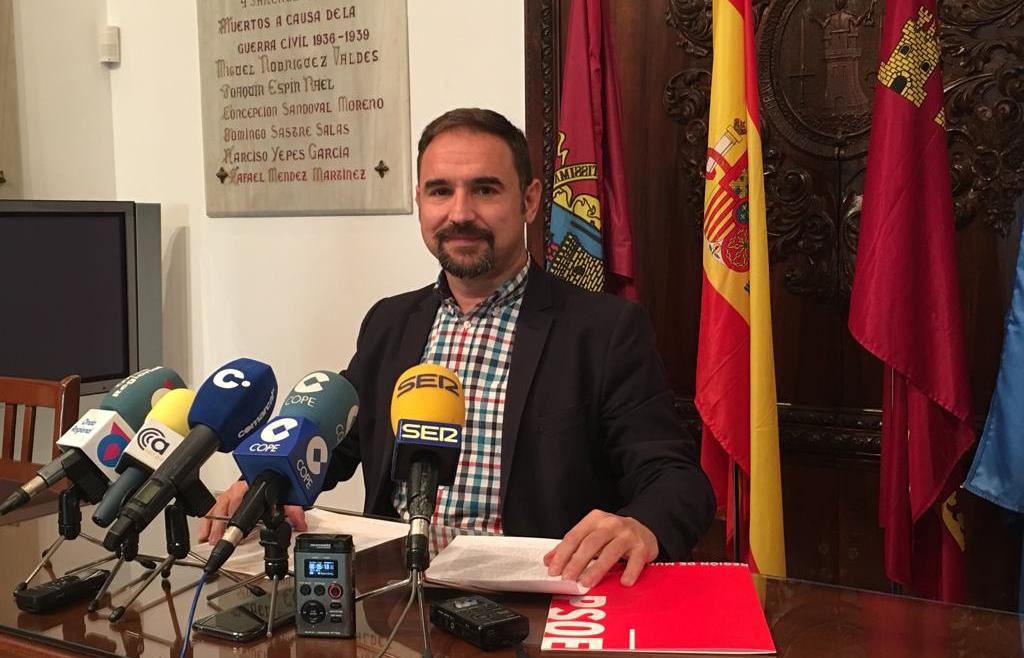Diego José Mateos apuesta por mejorar la conexión a internet en zonas rurales del municipio de Lorca con mala cobertura
