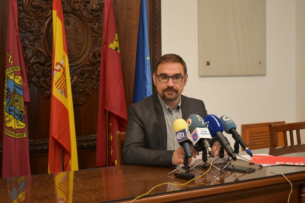 Diego José Mateos vuelve a exigir a todas las administraciones medidas para el refuerzo de la seguridad contra la oleada de robos en las pedanías