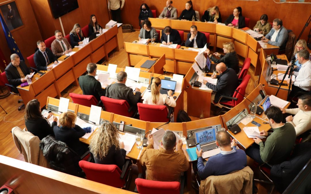 “Es lamentable que el PP dedique más tiempo en el pleno municipal a defender la mala gestión del Gobierno Regional que a los lorquinos y a su área de Salud”