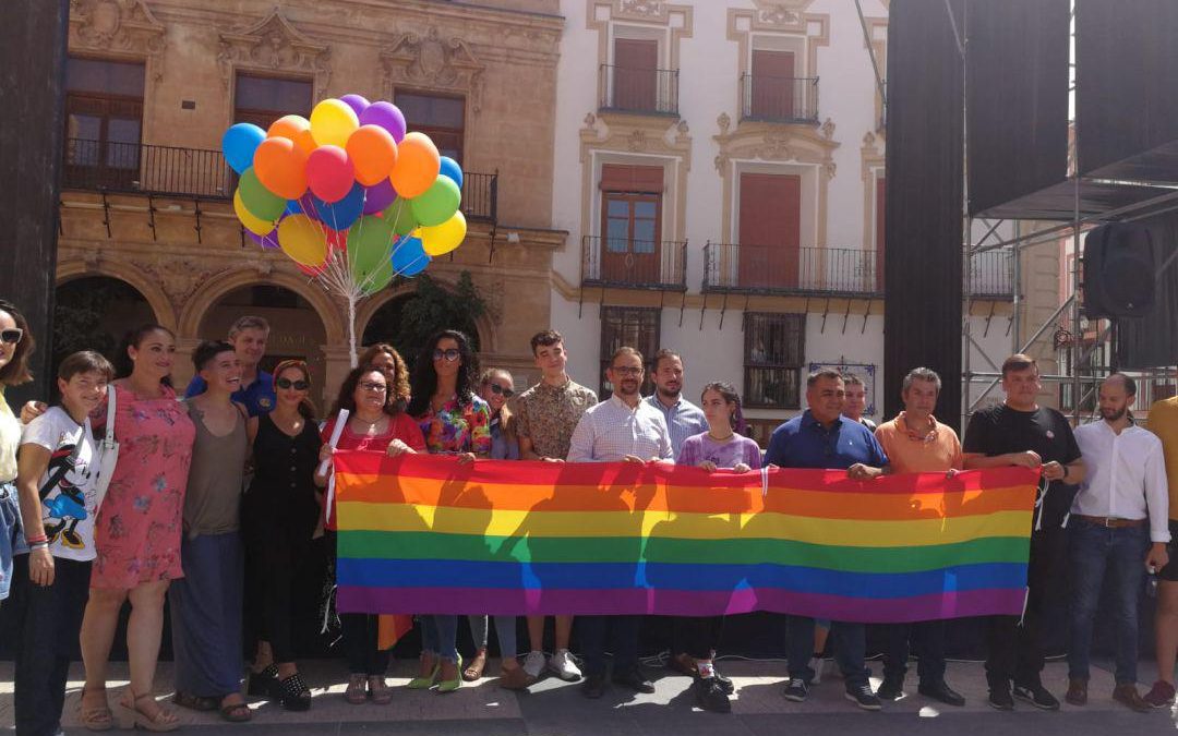 Se cumplen 4 años de la primera vez que la bandera LGTBIQ+ ondeó en el balcón del Ayuntamiento de Lorca gracias al Alcalde, Diego José Mateos