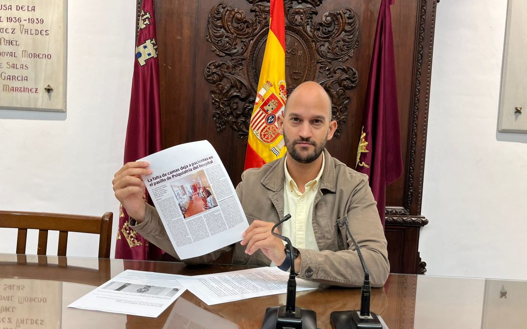 El PSOE exige a Fulgencio Gil que deje de estar de brazos cruzados y se interese por solucionar la falta de camas y el hacinamiento de pacientes en los pasillos del Rafael Méndez