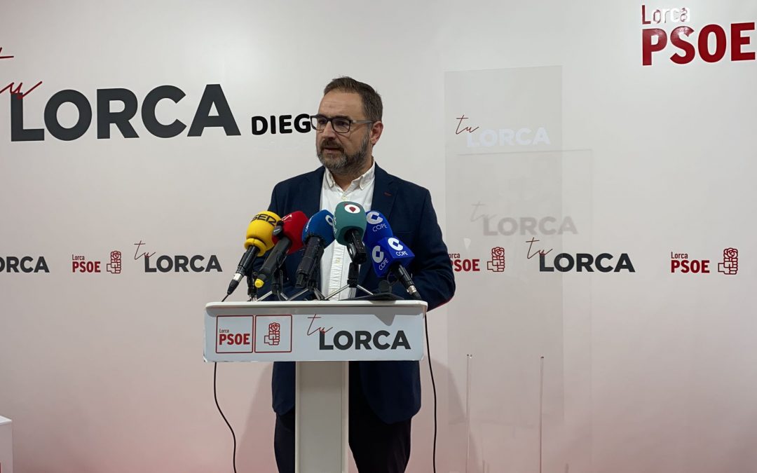 Diego José Mateos: “Fulgencio Gil consuma su gran mentira pactando con VOX tras un largo teatrillo que augura una vuelta de Lorca a los años del NODO”