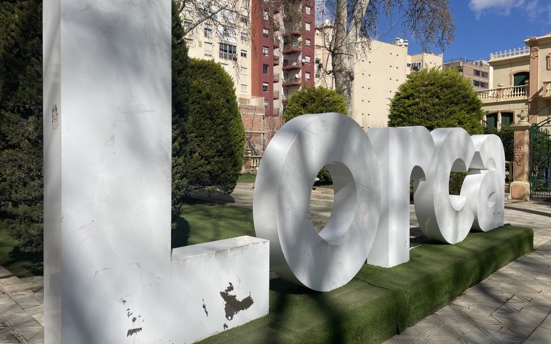 El PSOE denuncia el lamentable estado de abandono que presenta la Alameda de las Columnas y exige su recuperación de cara a Semana Santa