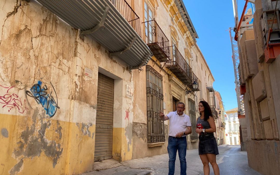El PSOE de Lorca alerta sobre el elevado coste del proyecto de cinco viviendas de promoción pública para alquiler, que piensa realizar el Ayuntamiento de Lorca en calle Selgas, esquina con Fernando V