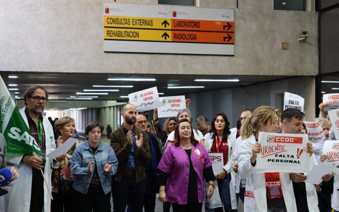 El PSOE apoya las reivindicaciones del personal sanitario del Hospital Rafael Méndez y exige soluciones al Gobierno regional de López Miras