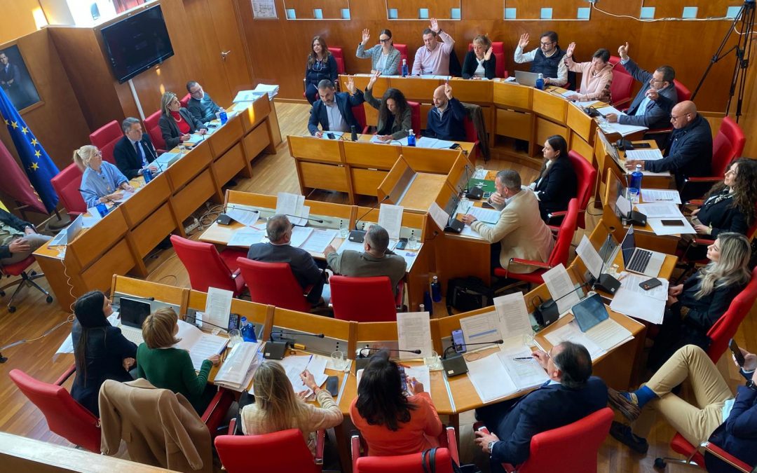 PP y VOX rechazan poner distancias mínimas a las plantas de biogás y regular su instalación