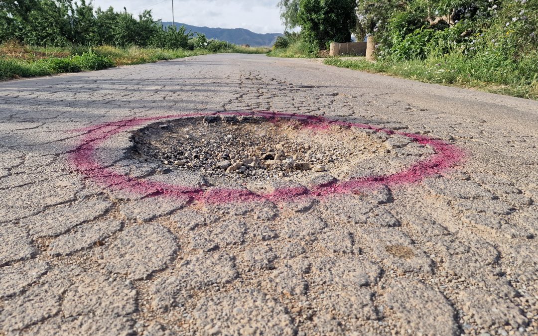 PSOE denuncia el “grave deterioro” de la carretera de La Malvaloca y exige su reparación inmediata