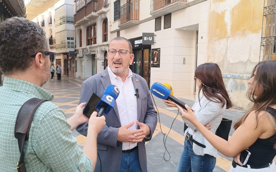 “El PP tiene la ordenanza para regular los patinetes, pero no la aplica, convirtiéndolo en un problema de seguridad vial”