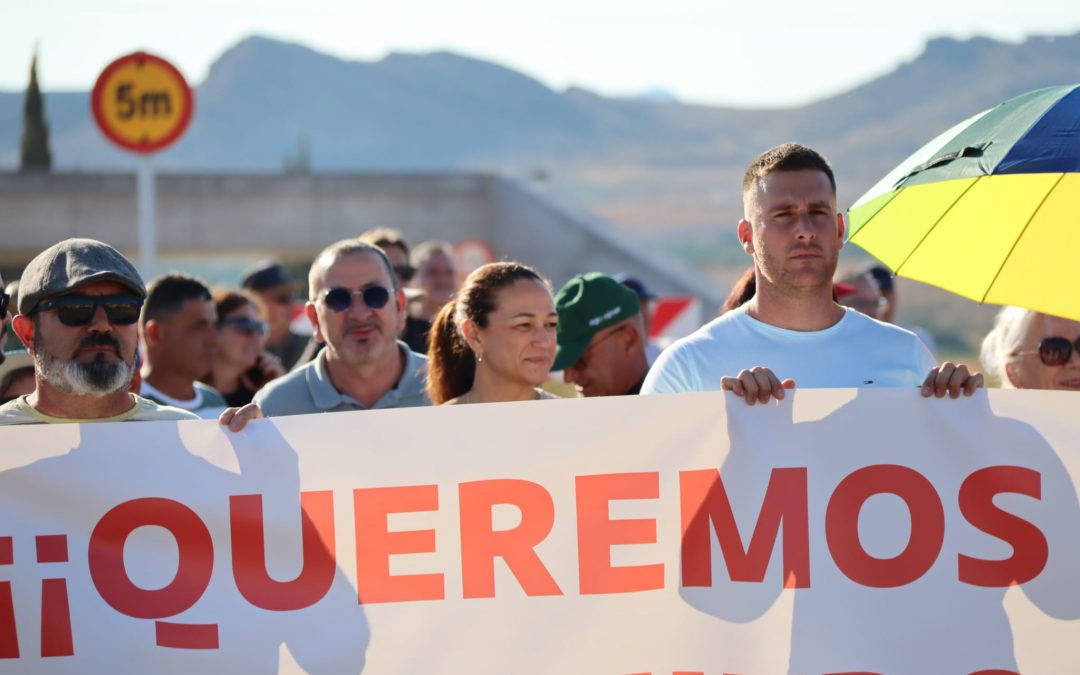 El PSOE exige al alcalde que destine a la carretera de Almendricos 1.300.000 euros, que es lo que ha ingresado en impuestos de la planta fotovoltaica ubicada allí mismo