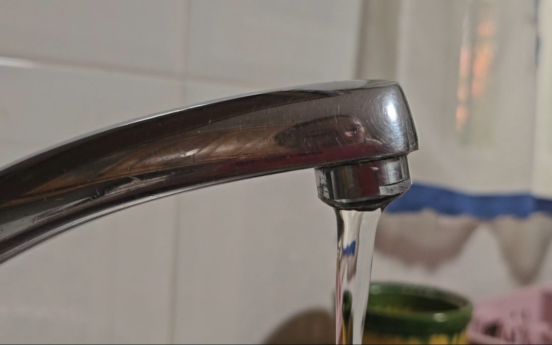 “Los vecinos de la calle Anito de la Paca no pueden abrir dos grifos a la vez, así los tiene Fulgencio Gil”