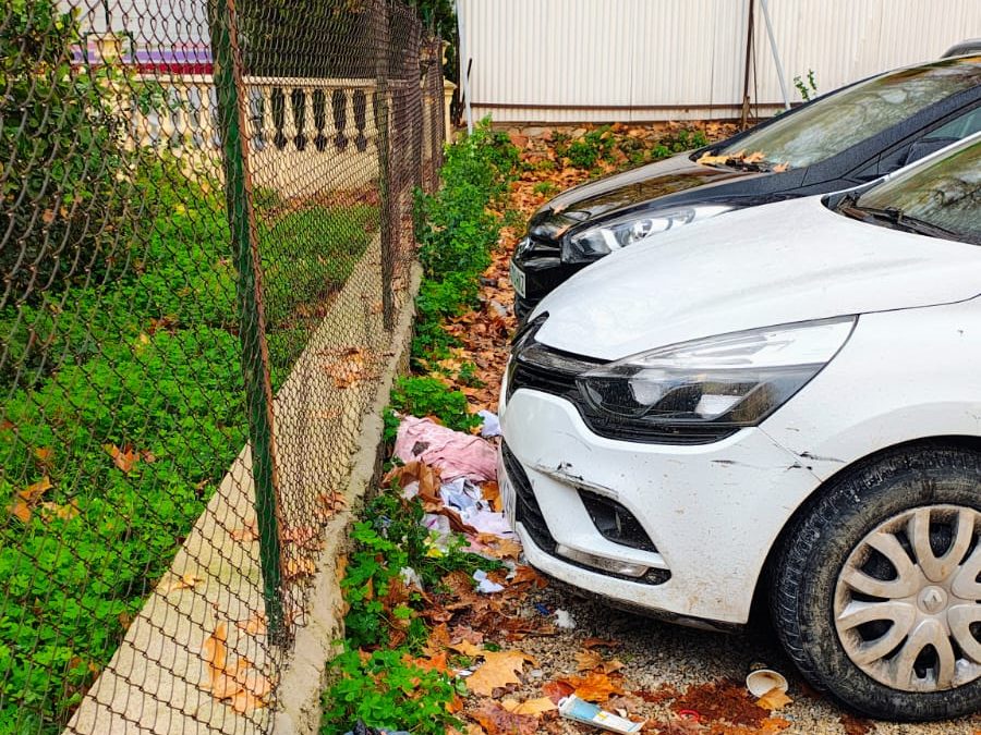 “Un solo barrendero para todo el Barrio, tres para el resto de la ciudad hasta San Antonio, además de la máquina barredora rota”
