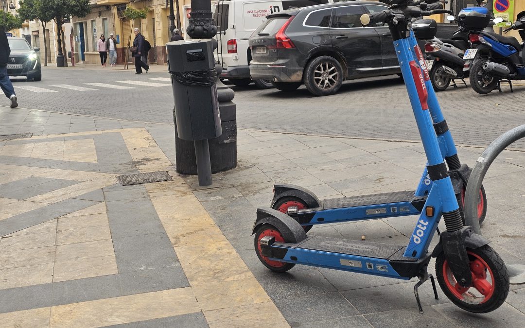 El PSOE de Lorca vuelve a exigir medidas urgentes ante la inseguridad provocada por el mal uso de los patinetes