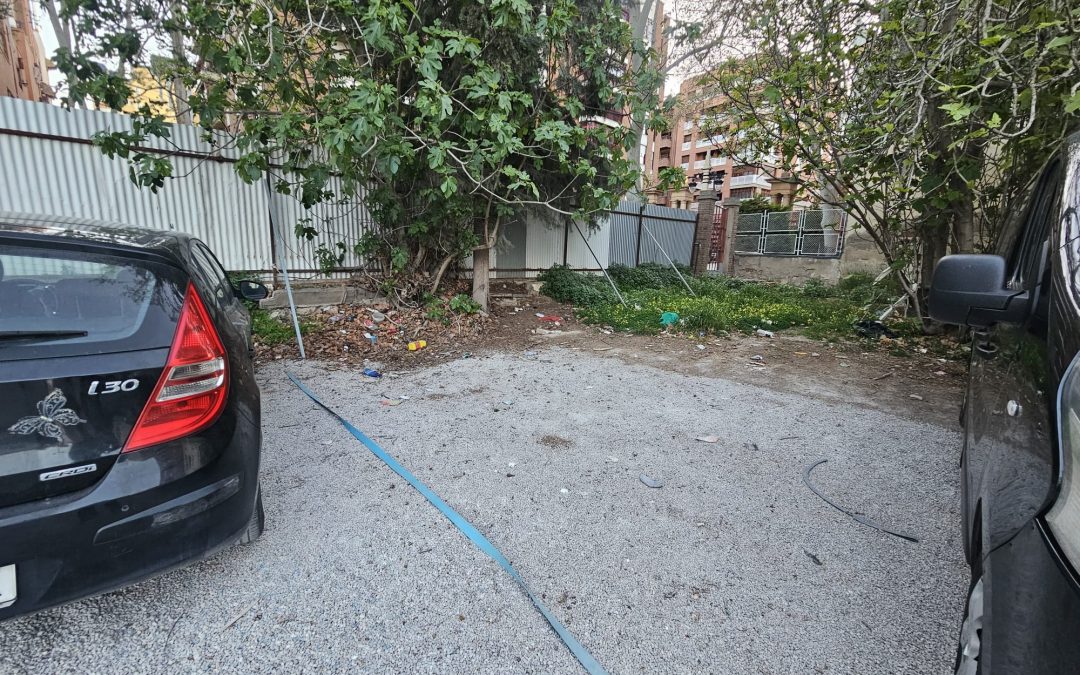 El PSOE de Lorca exige a Fulgencio Gil el cese del cobro en el parking de la Alameda de las Columnas ante su estado de abandono y suciedad