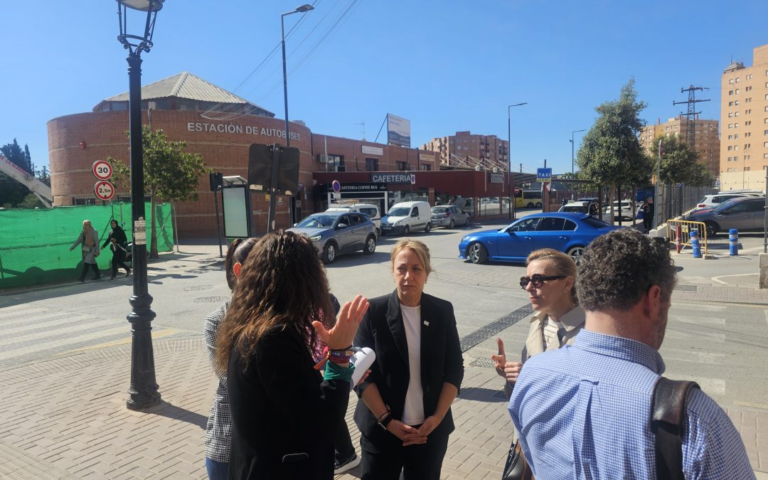 Isabel Casalduero reivindica que Lorca cuente con conexiones directas en autobús con el aeropuerto de Corvera