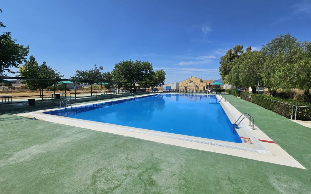 El PSOE de Lorca denuncia que Fulgencio Gil ofrece a los vecinos de Zarcilla de Ramos una piscina municipal “totalmente inaccesible”