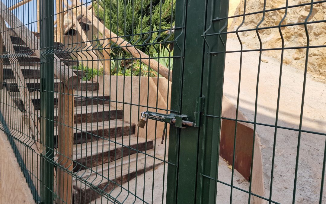 El PSOE denuncia que el PP y Vox mantienen cerrado el Mirador del Cabezo de las Palas y convierte una inversión pública en una obra de escaparate