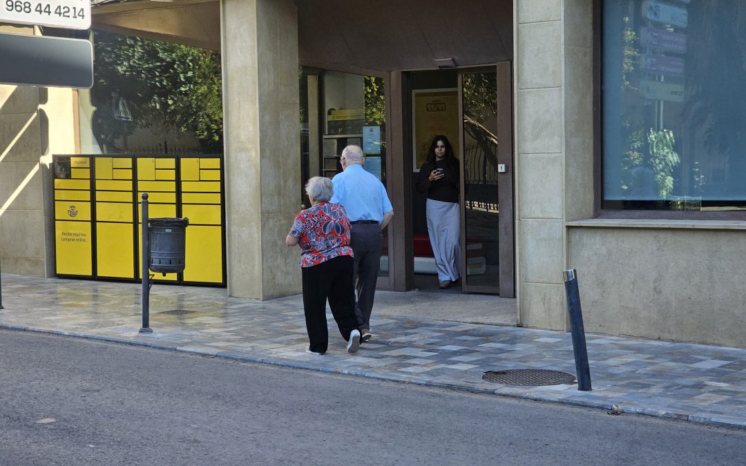 El PSOE denuncia que PP y VOX obligan por primera vez a los mayores de Lorca a entregar su DNI, teléfono y dirección para asistir a la Gala del Mayor