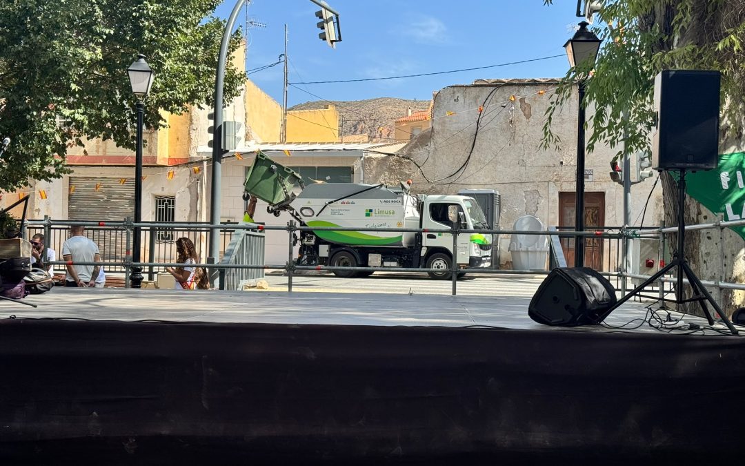 El PSOE denuncia que Limusa opera solo con cuatro de sus seis camiones de recogida de contenedores mientras Fulgencio Gil presume de 300.000 euros en beneficios