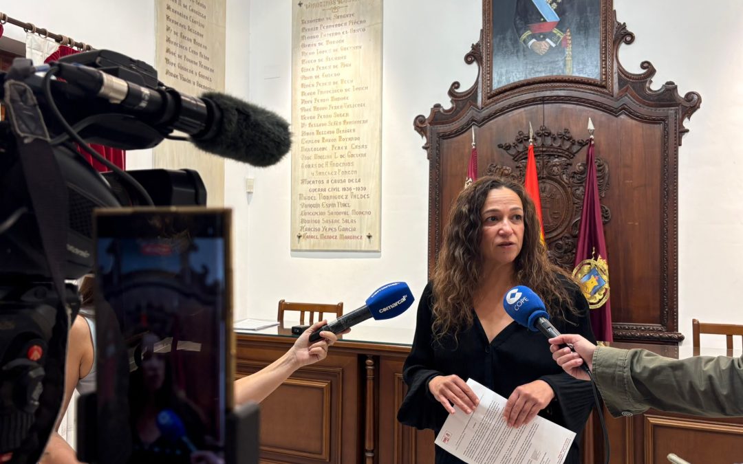 Isabel Casalduero centra las propuestas del PSOE del Pleno de octubre en sanidad, vivienda, la prometida rebaja del 25% del IBI y exige actuar para lograr el segundo hospital